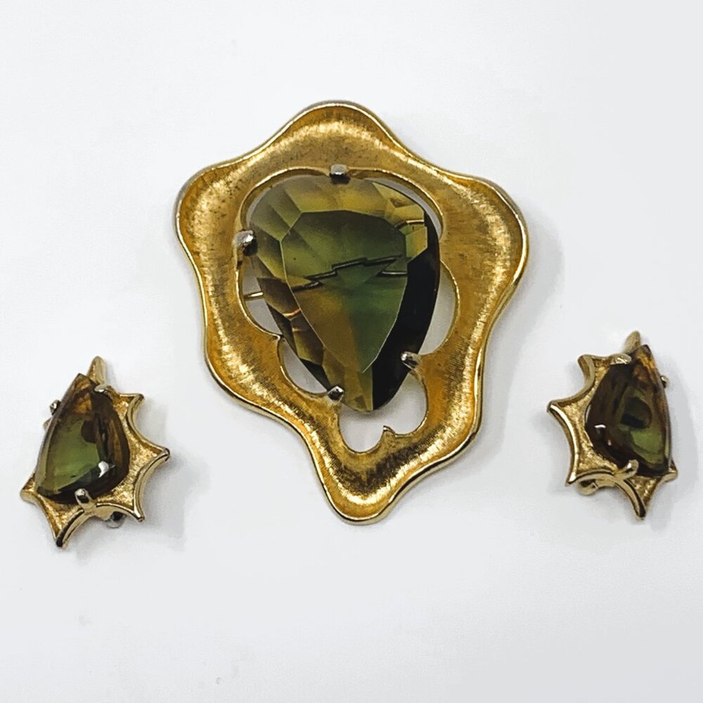 Corocraft BSK Gold Tone Watermelon Glass Statement Brooch and Clip-On Earrings
